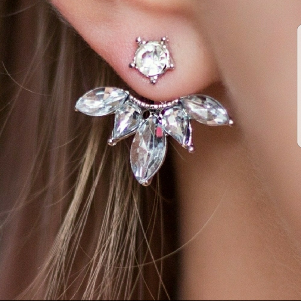 Cuff Clip Leaf Statement Stud Earring - Picture 4 of 4